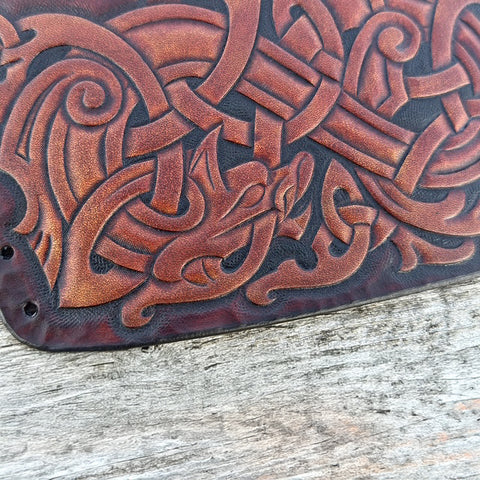 Premium Bracer, Knotwork