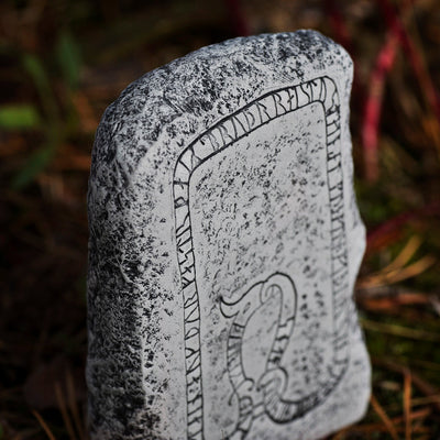 Runestones - Runestone, Tingflisa - Grimfrost.com